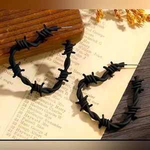 Heart shaped barbwire earrings goth emo punk rockstar